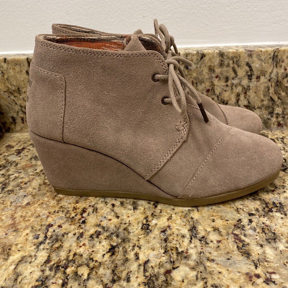 Toms wedges shoes size 7